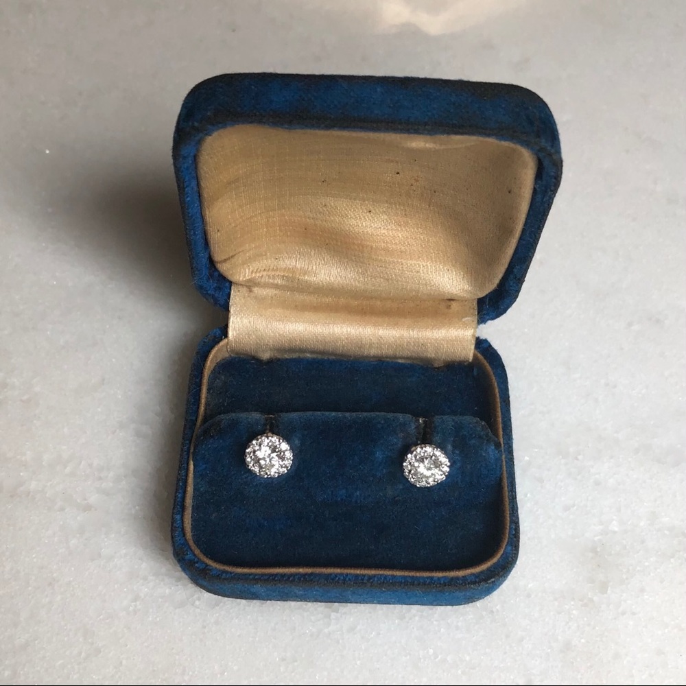 SOLD! 1cttw Diamond 14K Gold Vintage Stud Earrings - Picture 7 of 11